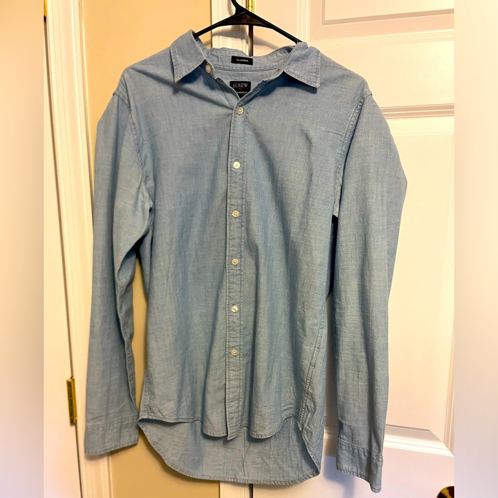 Men’s size S- chambray button down